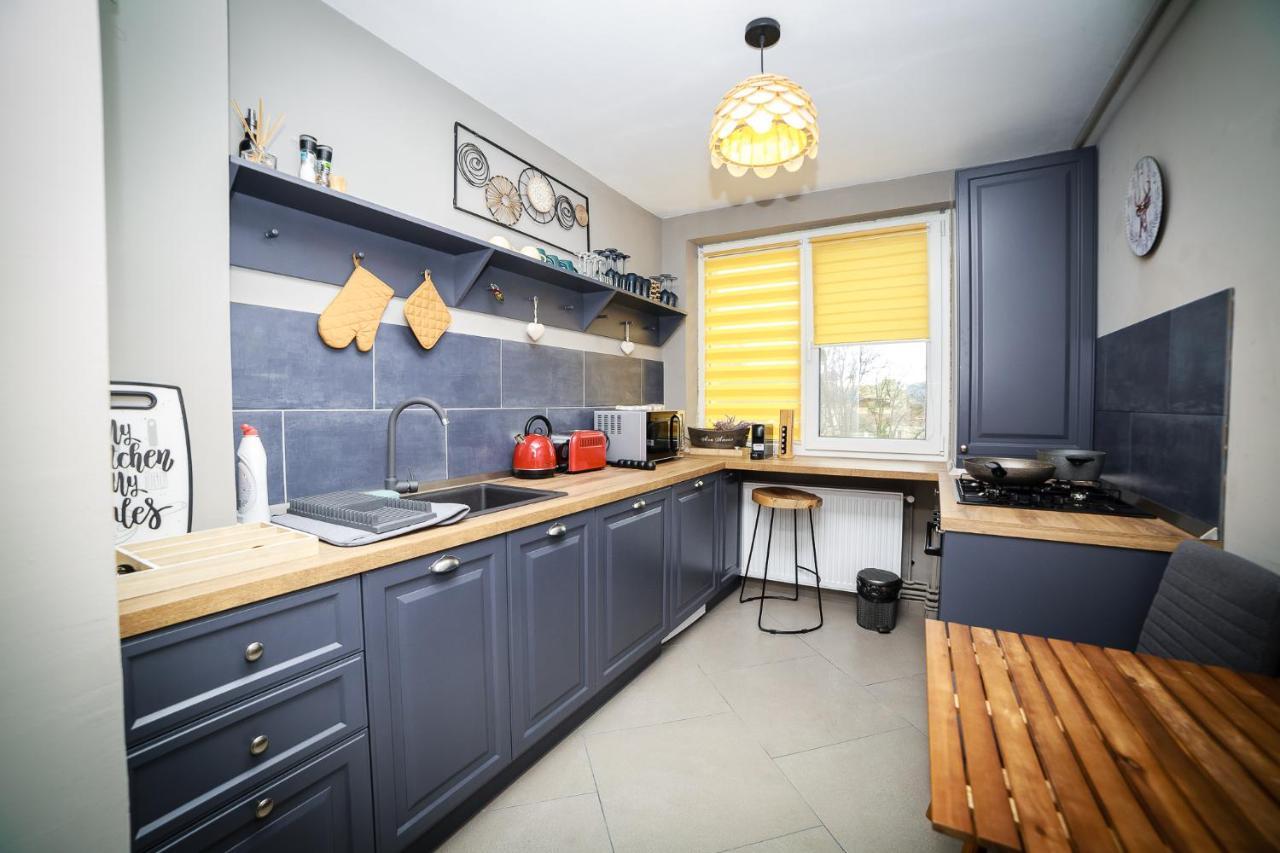 Exquisite 3 Room Apartment In The Heart Of Thetown Câmpulung Moldovenesc Exterior foto